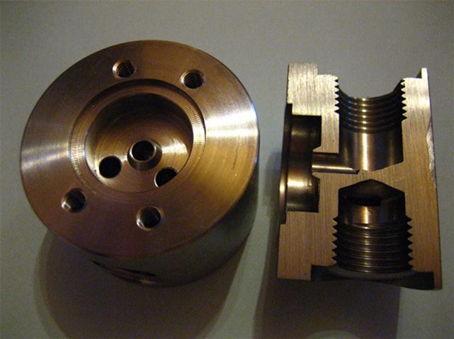 Durchmesser = 42 mm / Länge = 27 mm Material = 1.4301 Verwendungszweck > hochseetaugl. Ventil